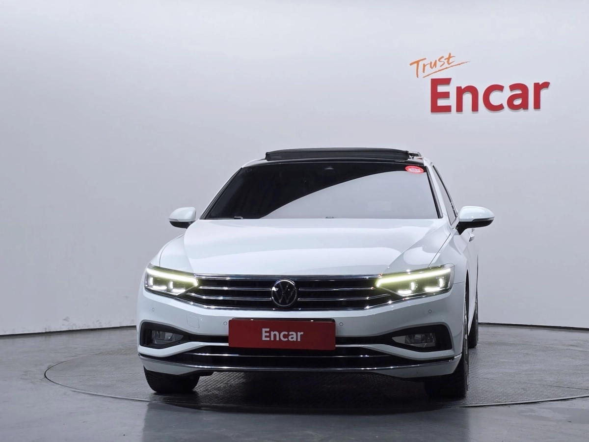 VOLKSWAGEN PASSAT GT B8