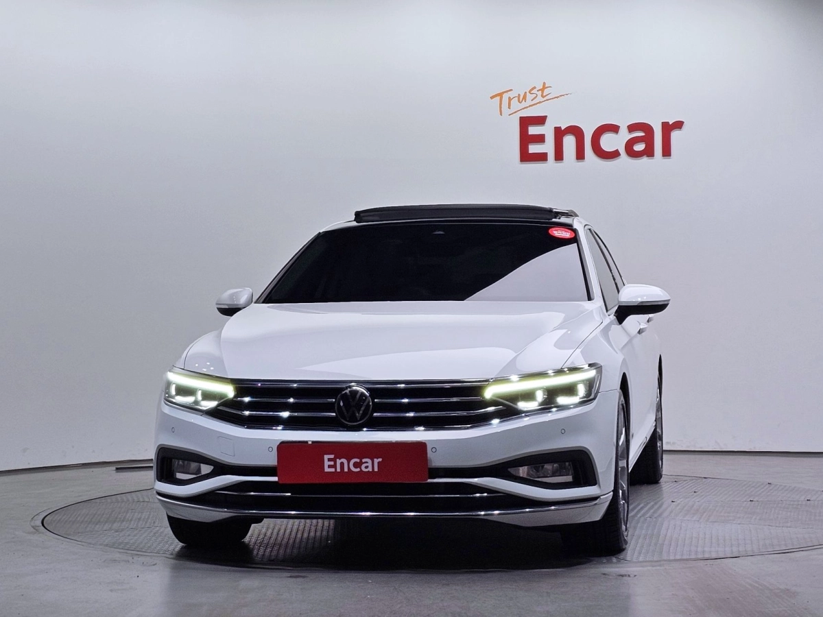 VOLKSWAGEN PASSAT GT B8