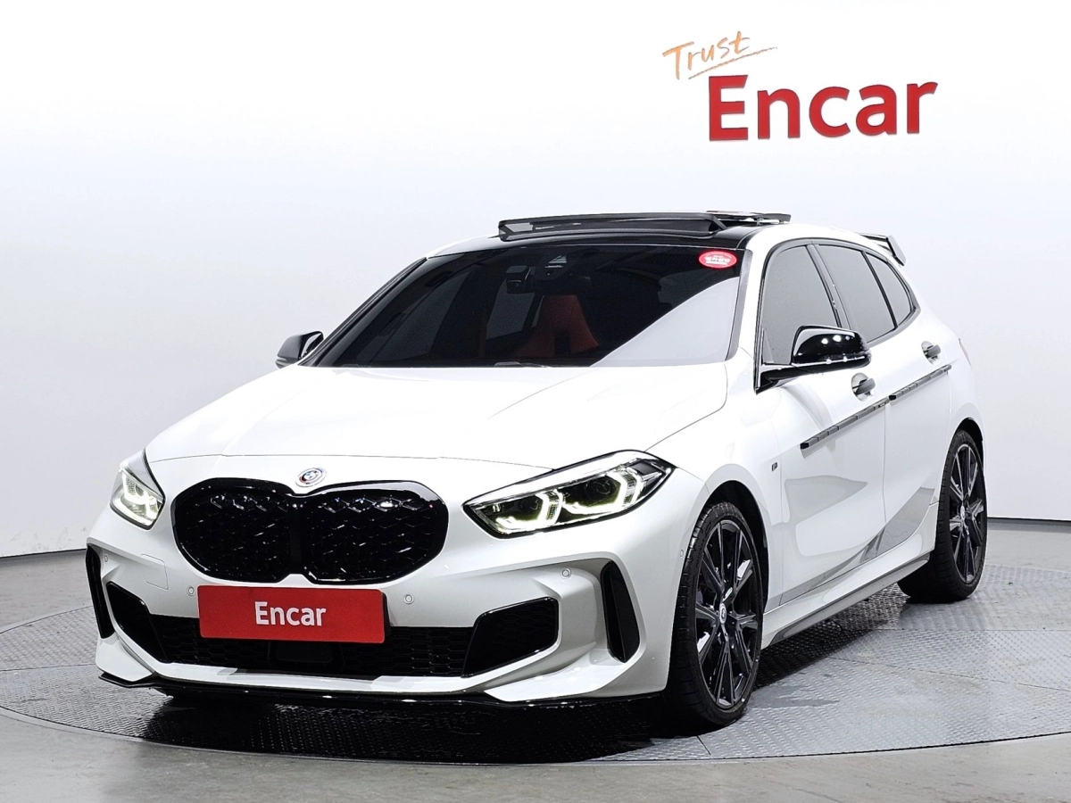 BMW 1-SERIES F40 2022