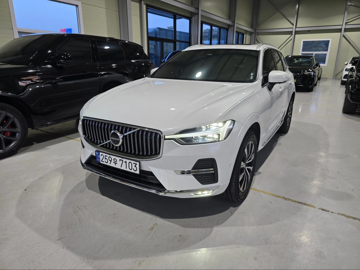 VOLVO XC60 2025