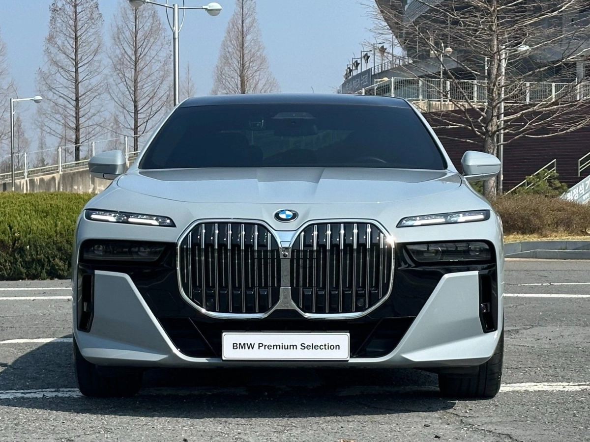 BMW 7-SERIES G70