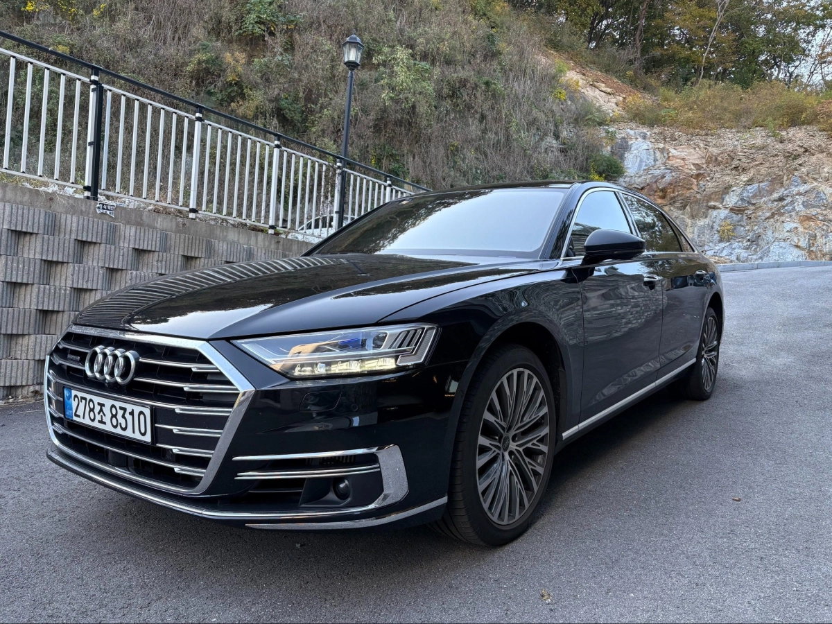 AUDI A8 D5