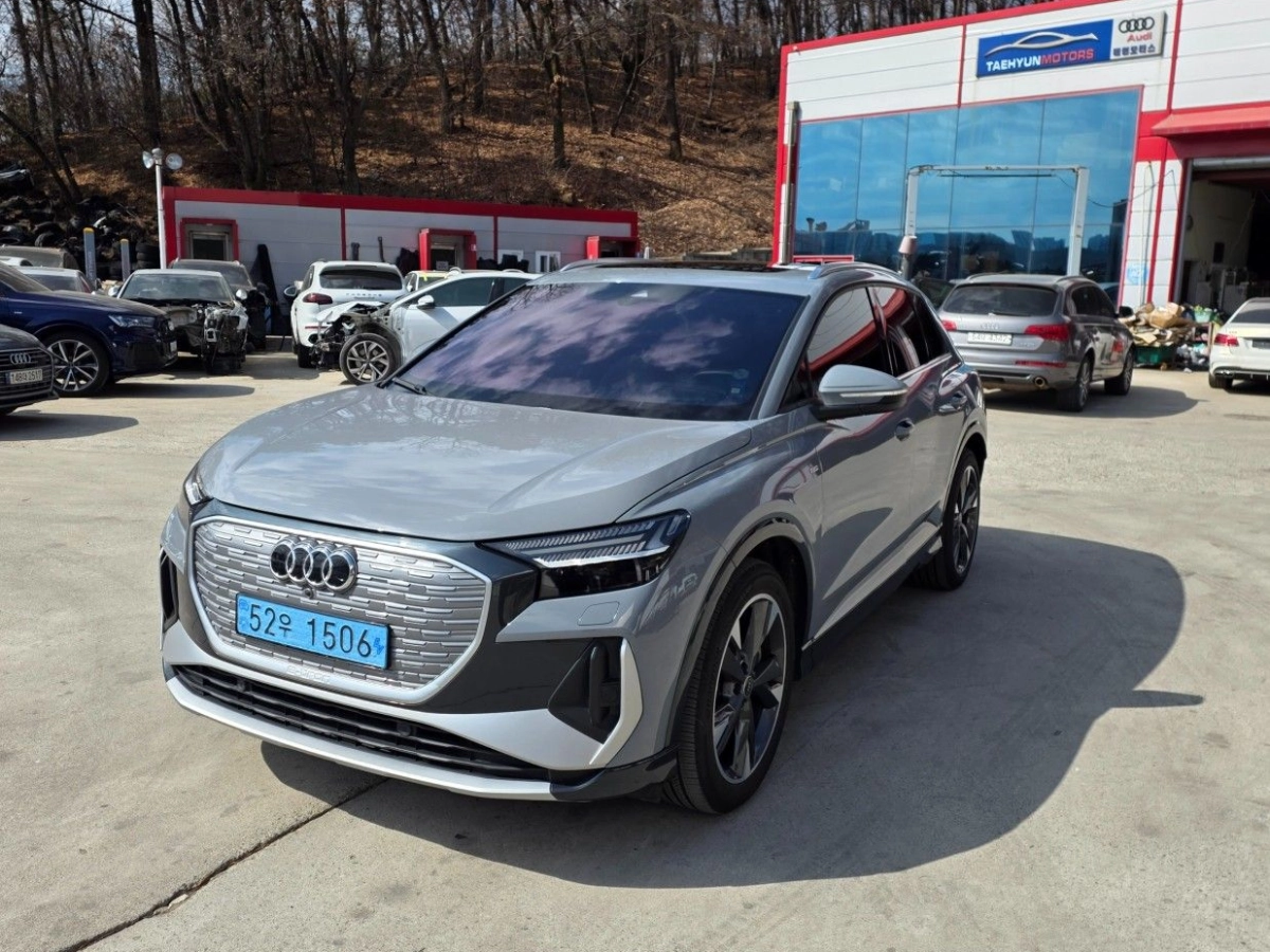 AUDI Q4 E-TRON F4