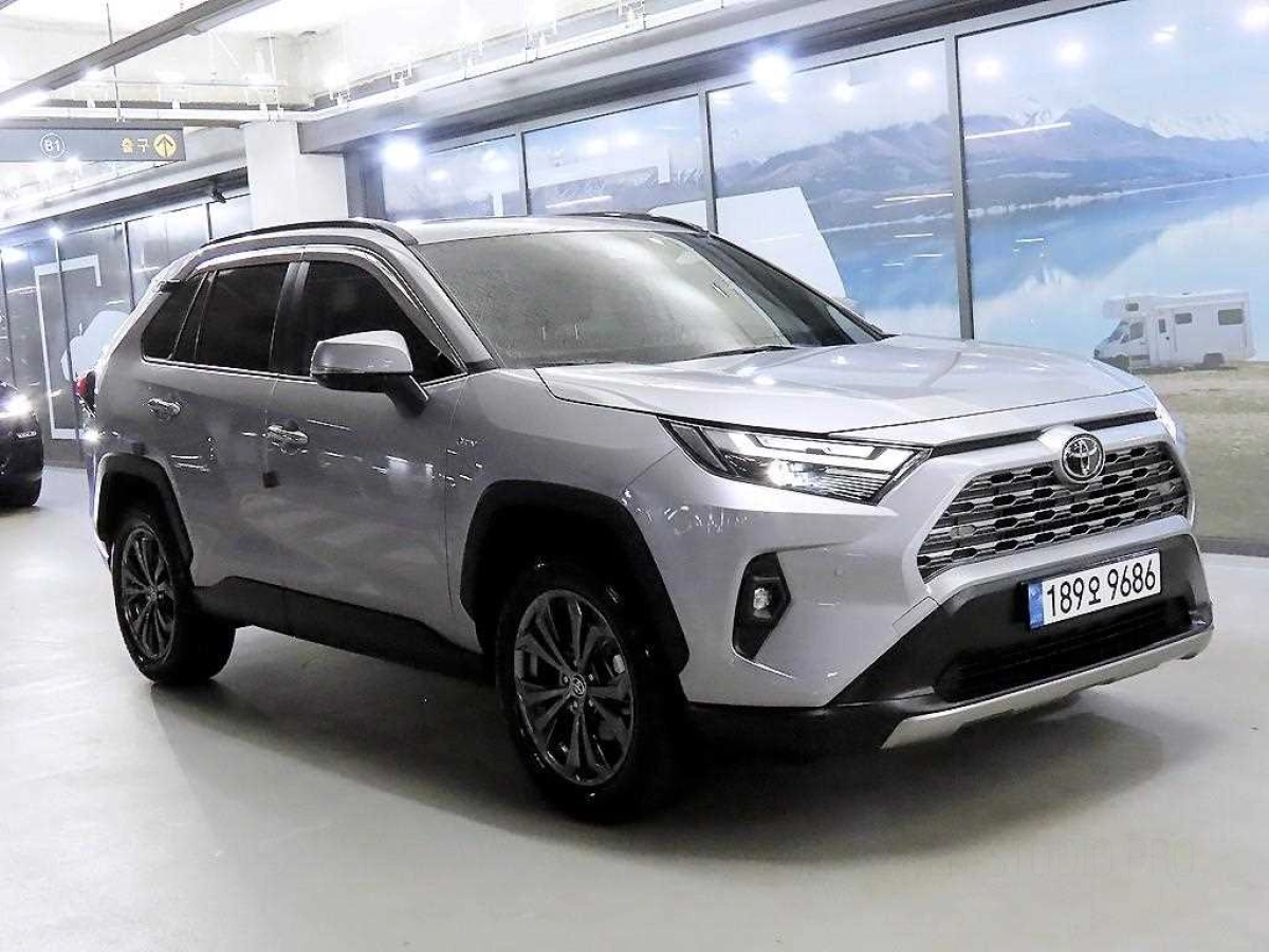 TOYOTA RAV4 2025