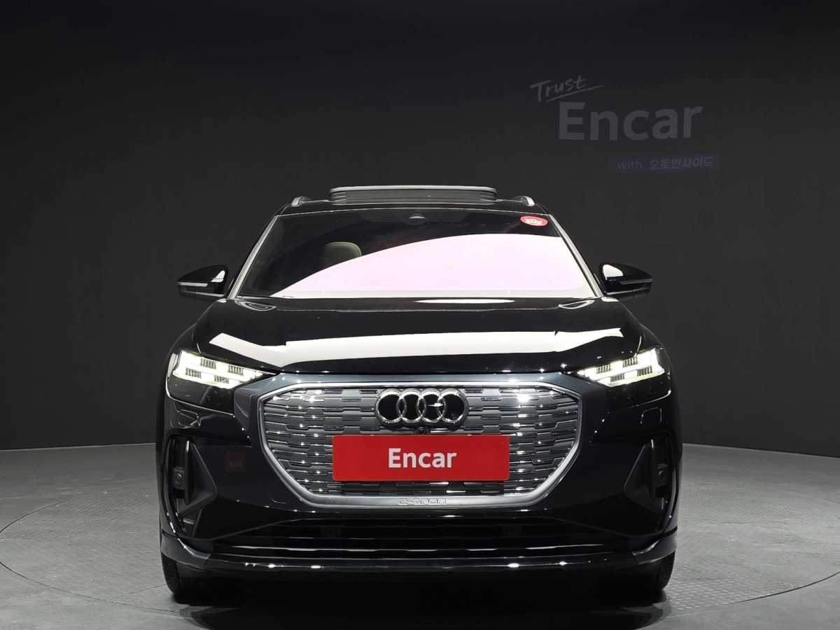 AUDI Q4 E-TRON F4