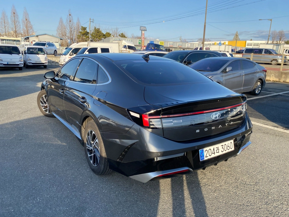 HYUNDAI SONATA DN8 HYBRID