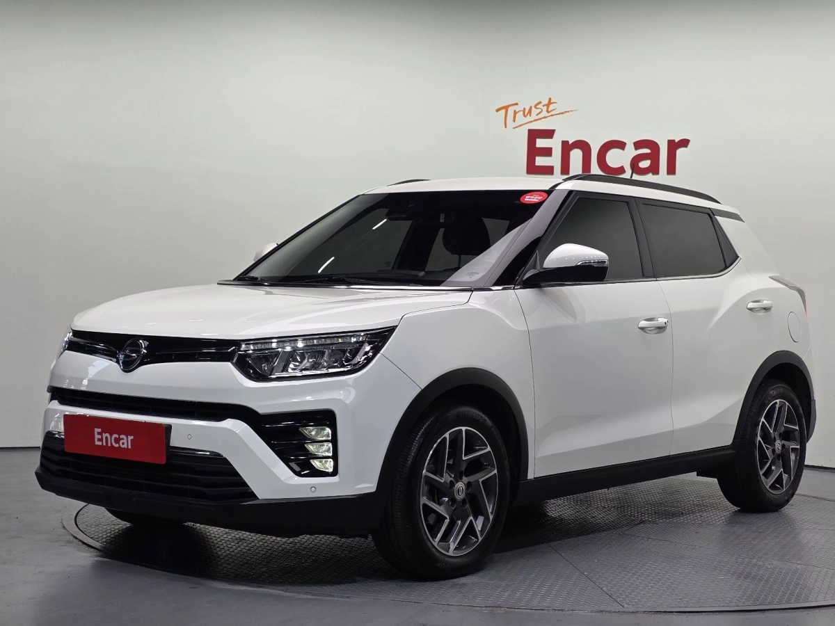 SSANGYONG TIVOLI VERY NEW  2022