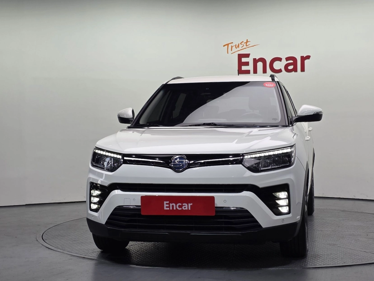 SSANGYONG TIVOLI VERY NEW