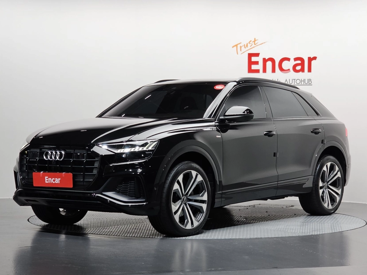 AUDI Q8 4M