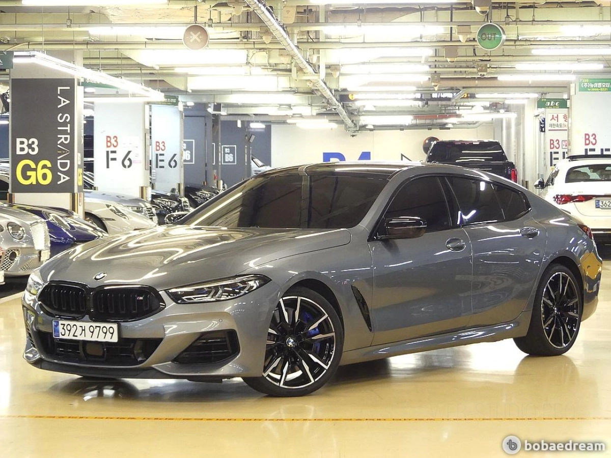 BMW 8-SERIES G15