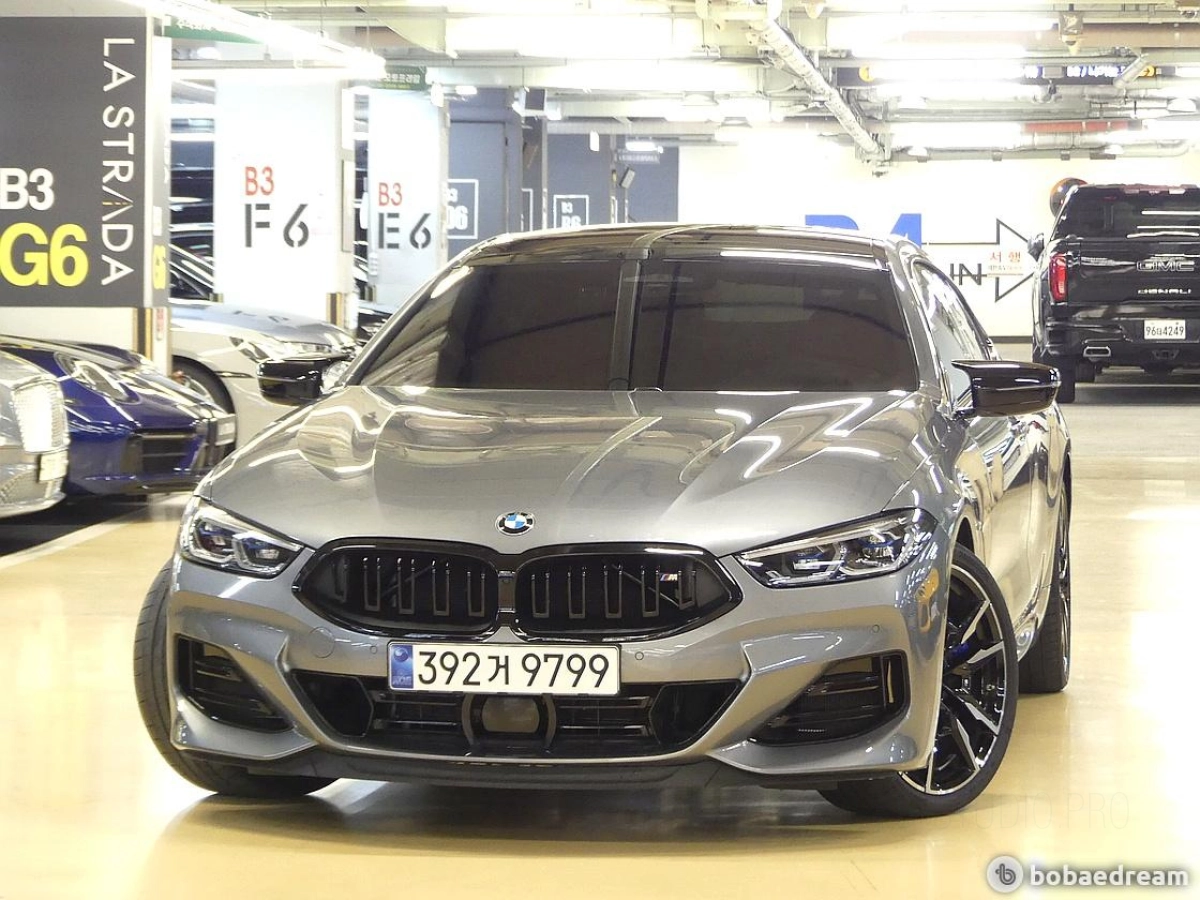 BMW 8-SERIES G15