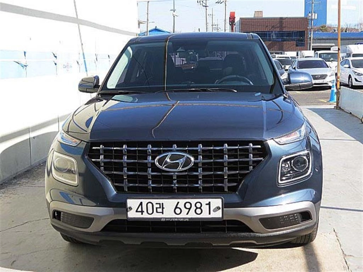HYUNDAI VENUE