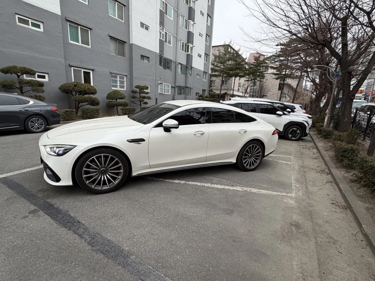 MERCEDES BENZ AMG GT