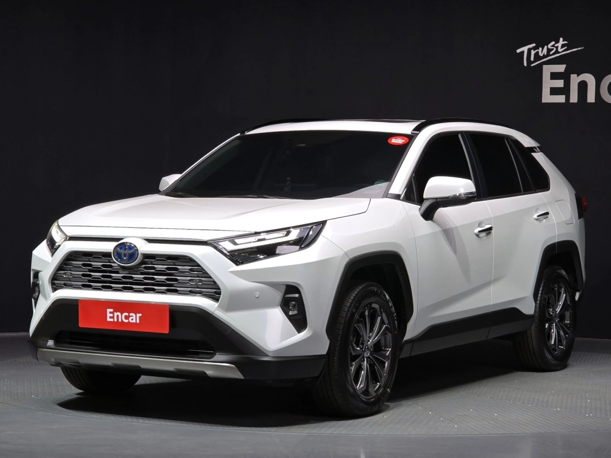 TOYOTA RAV4 2024