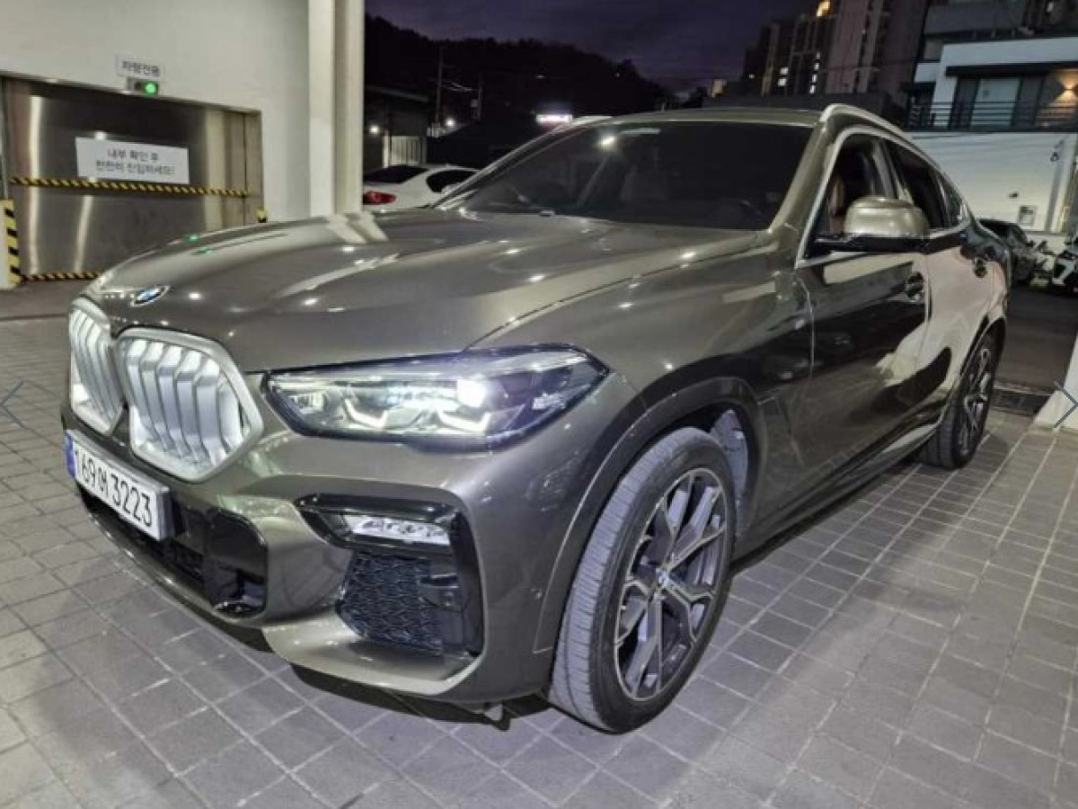 BMW X6 G06