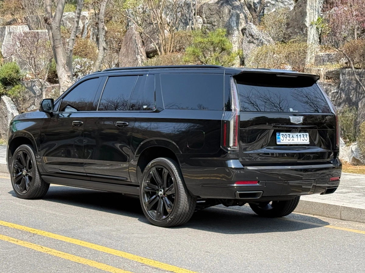CADILLAC ESCALADE