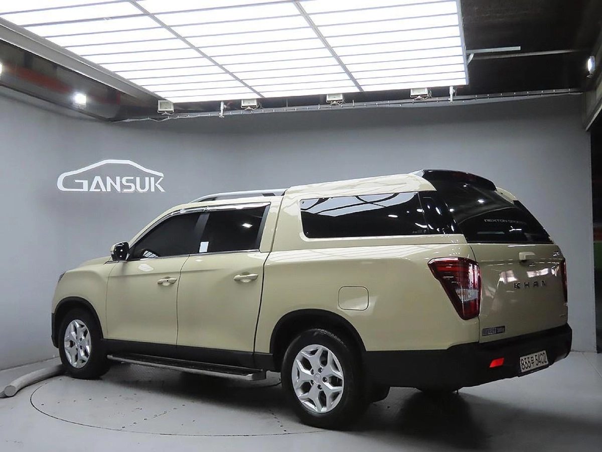 SSANGYONG REXTON SPORTS CAR