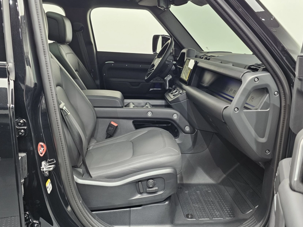 LAND ROVER DEFENDER L663