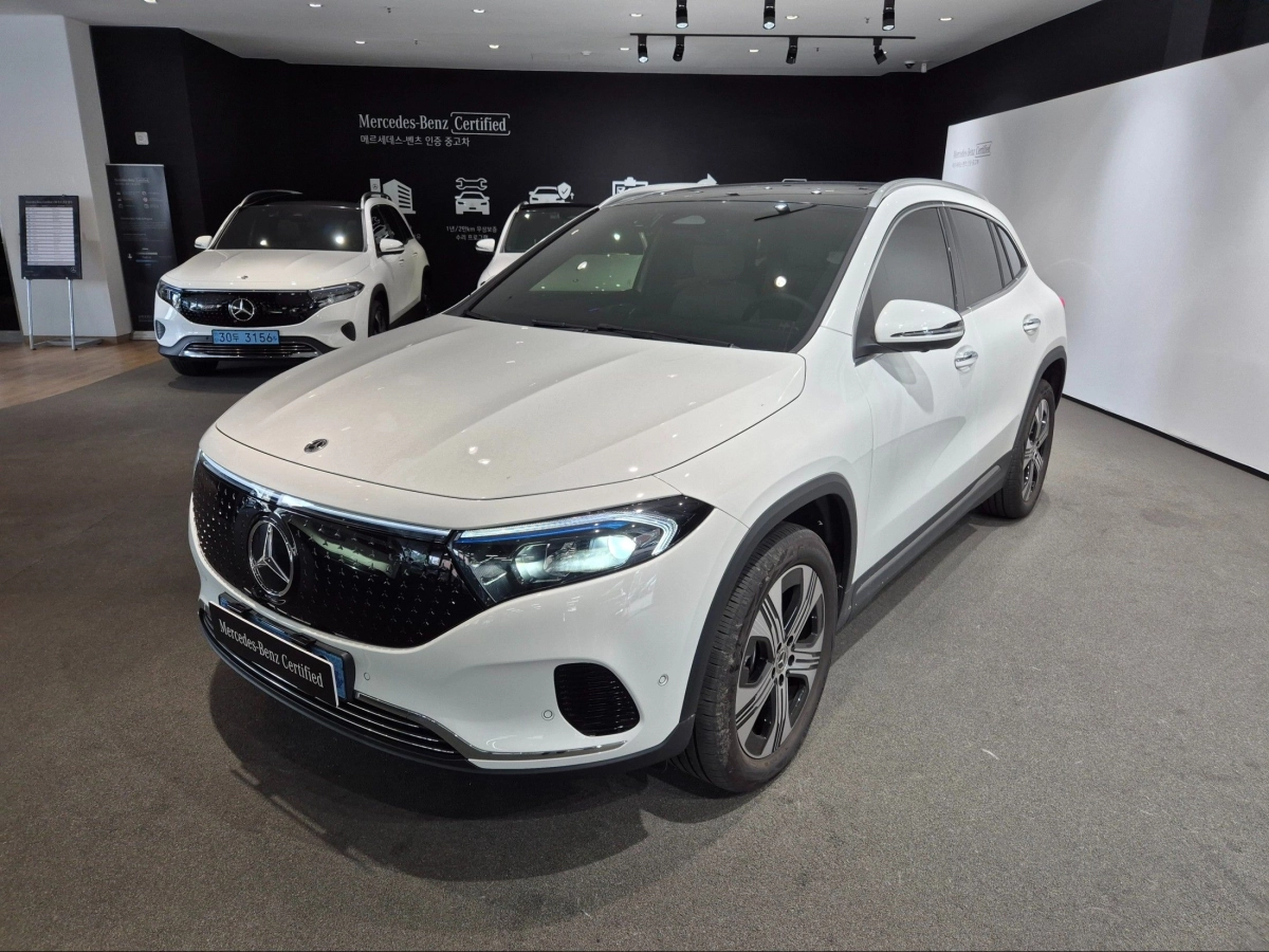 MERCEDES BENZ EQA H243