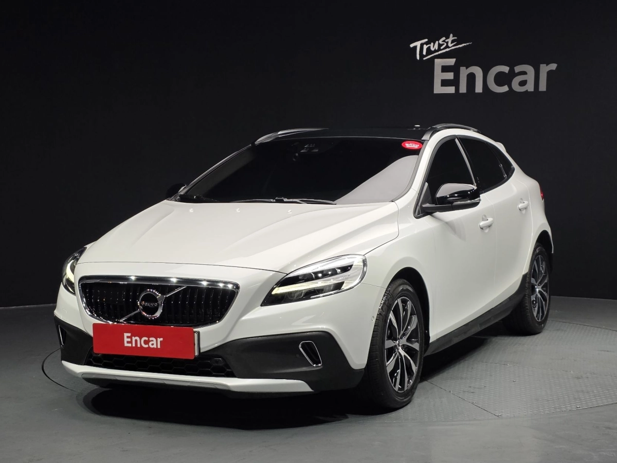 VOLVO V40 CROSS COUNTRY 2019
