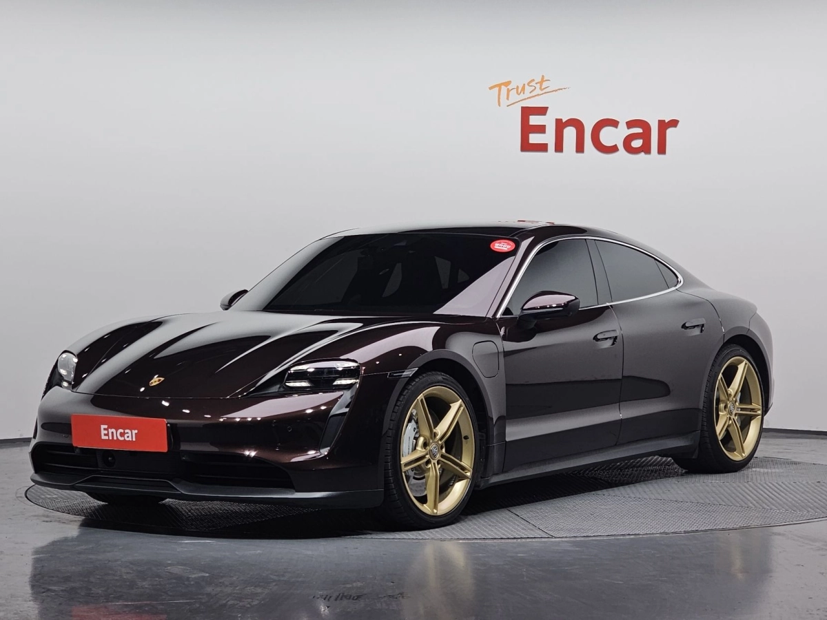 PORSCHE TAYCAN  2021