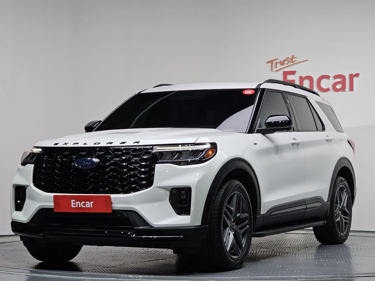 FORD EXPLORER  2025