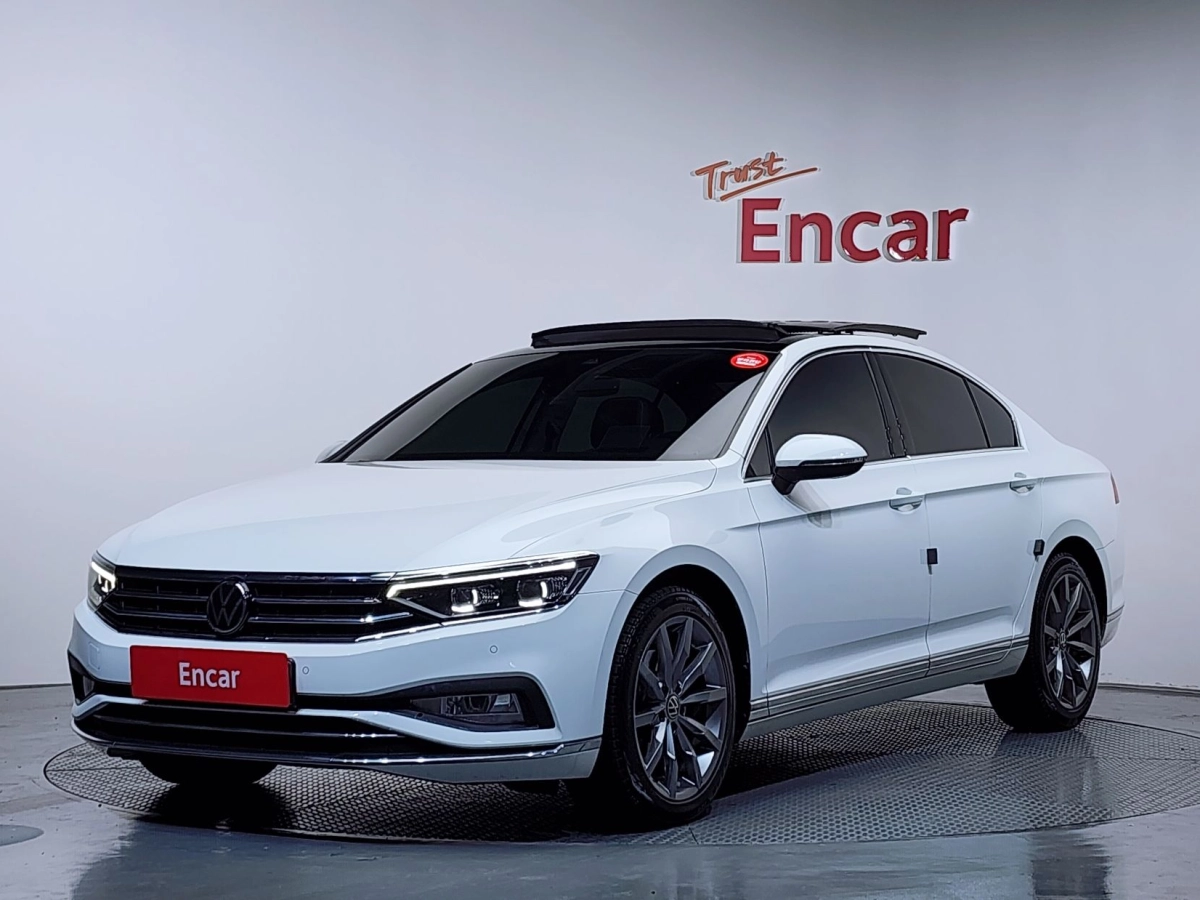 VOLKSWAGEN PASSAT GT B8  2022