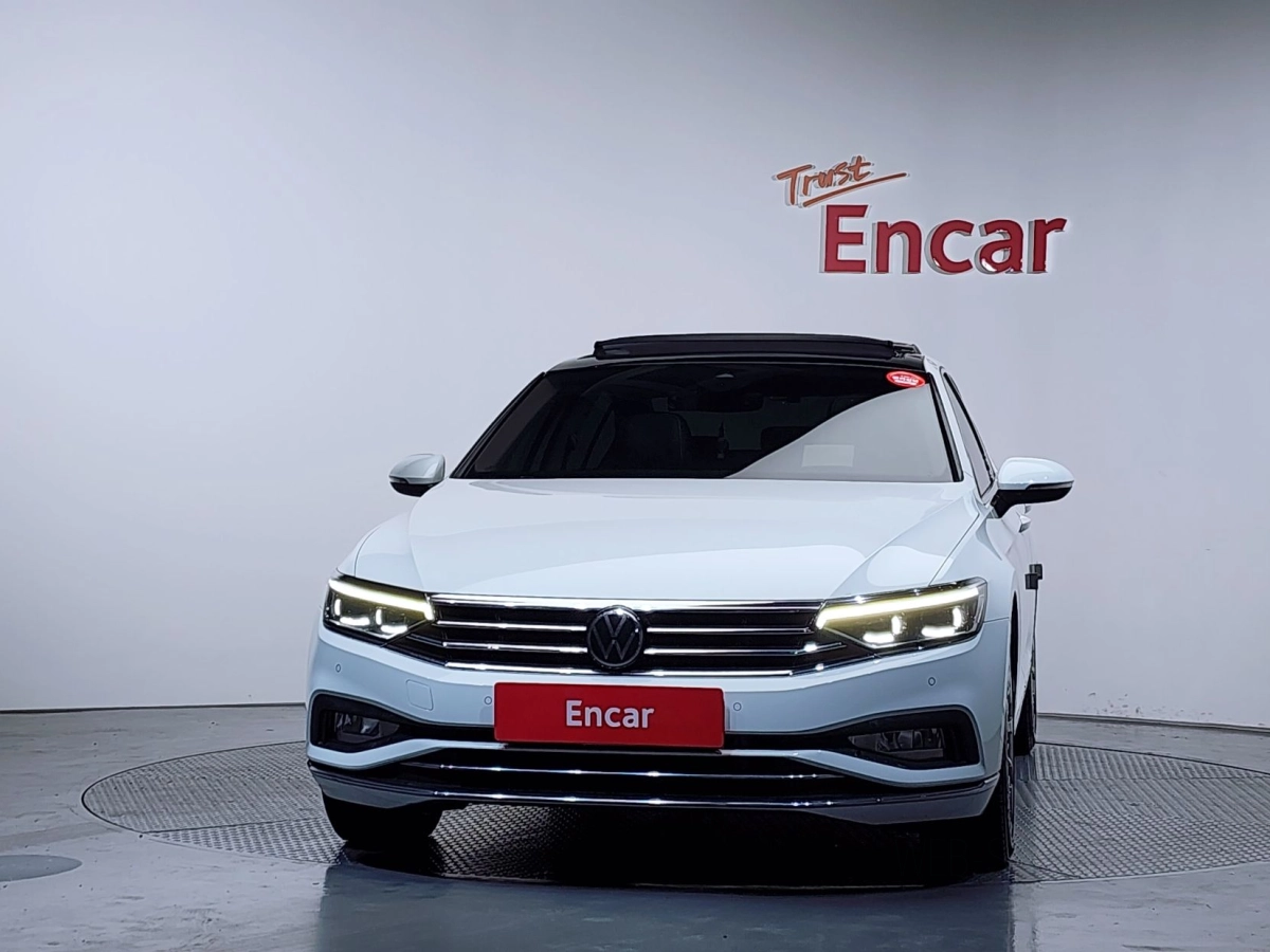 VOLKSWAGEN PASSAT GT B8