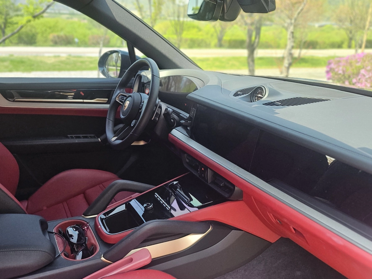 PORSCHE CAYENNE PO536