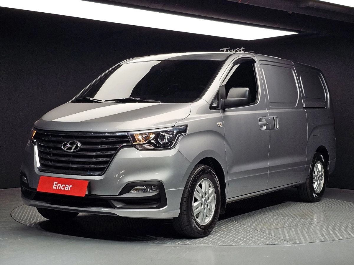 HYUNDAI STAREX GRAND  2021