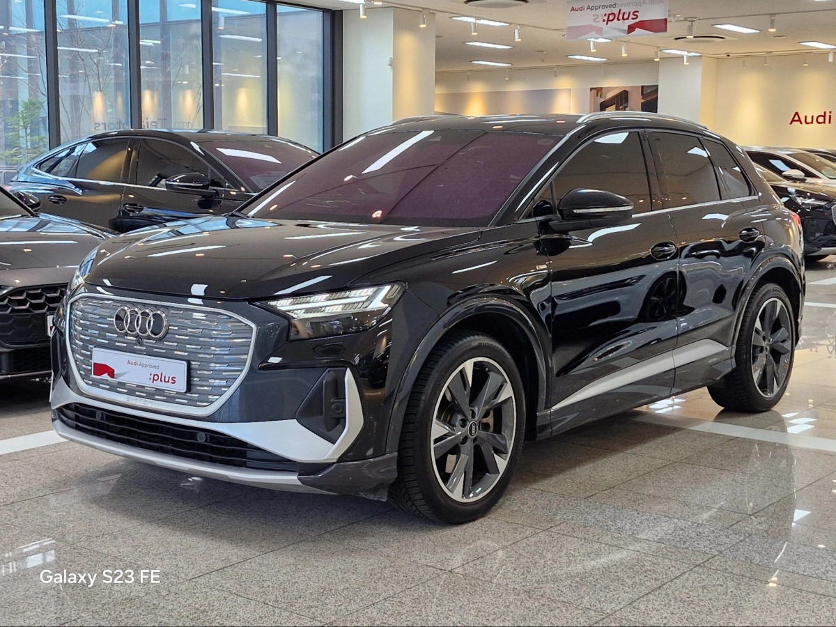 AUDI Q4 E-TRON F4