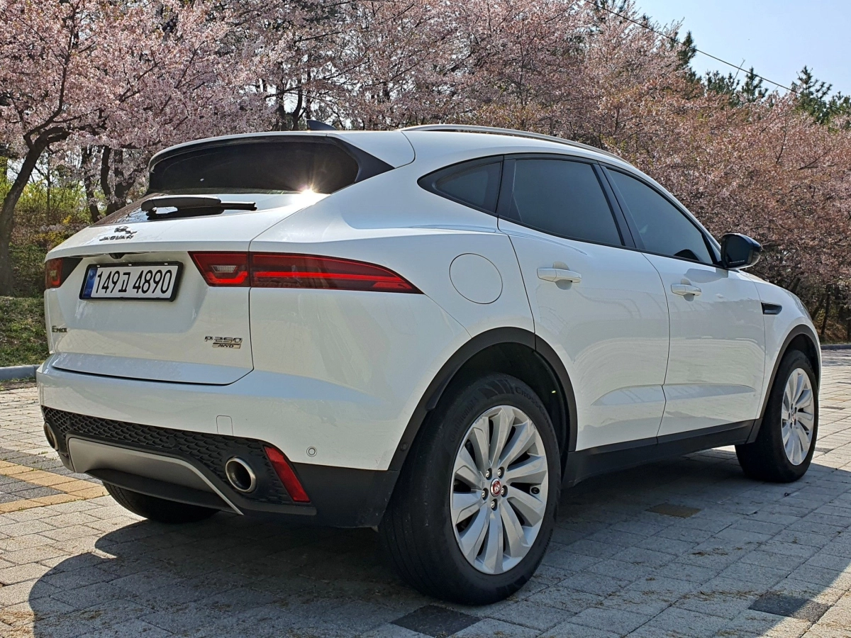 JAGUAR E-PACE