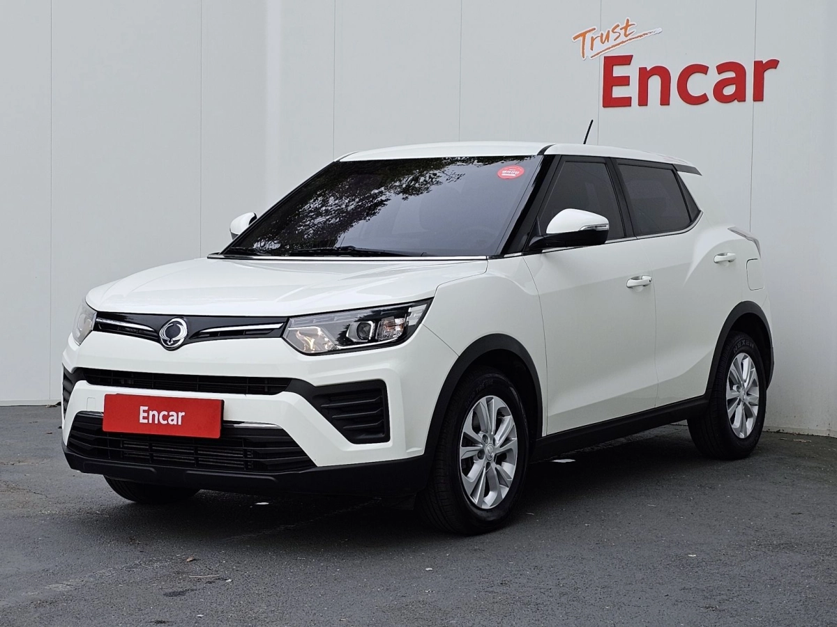SSANGYONG TIVOLI VERY NEW