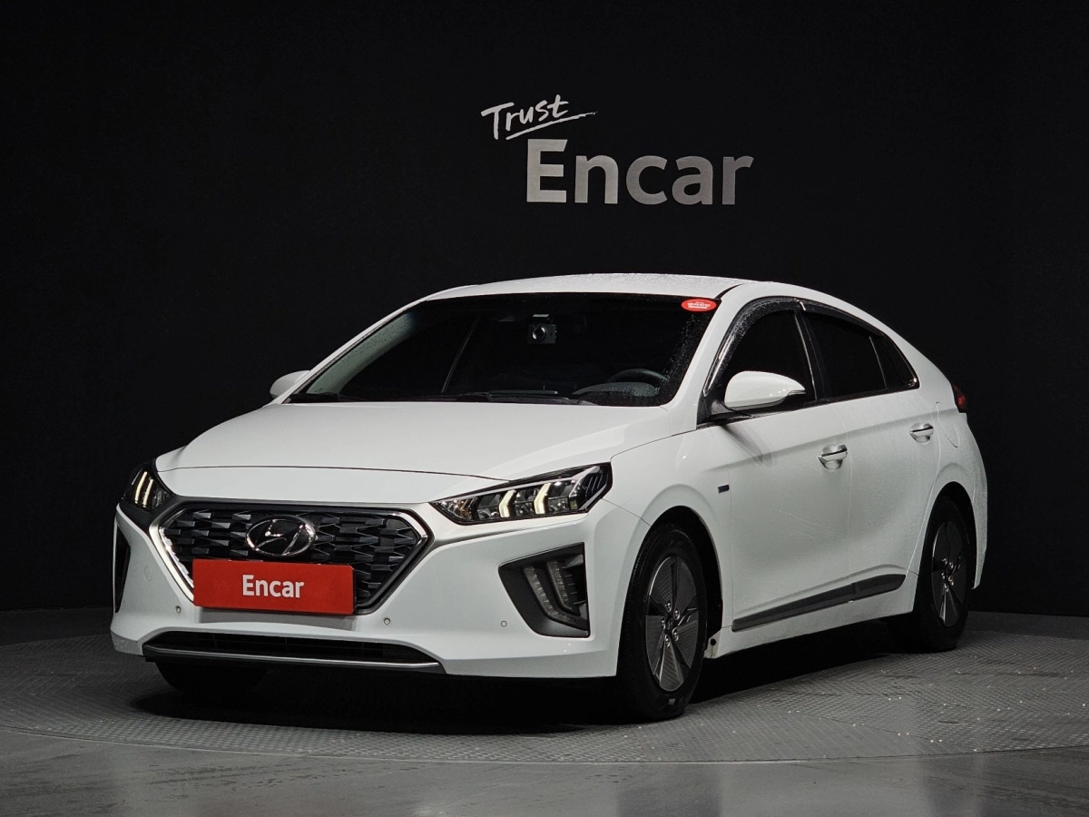 HYUNDAI IONIQ HYBRID