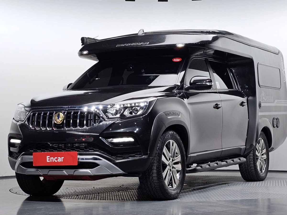 SSANGYONG REXTON SPORTS CAR