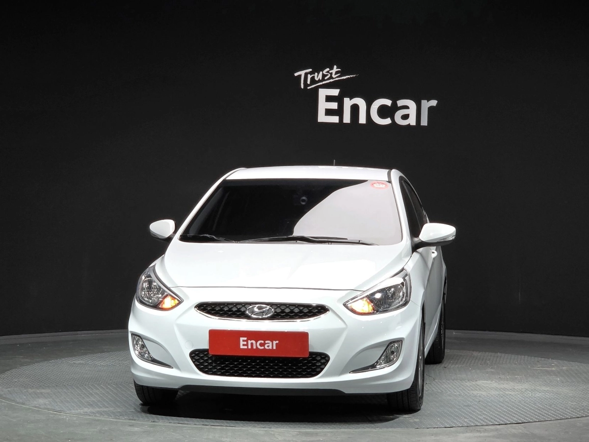 HYUNDAI ACCENT NEW