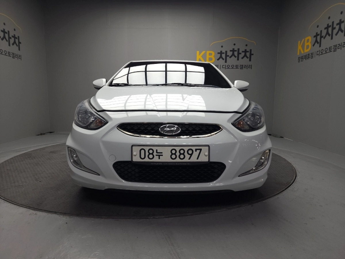 HYUNDAI ACCENT NEW