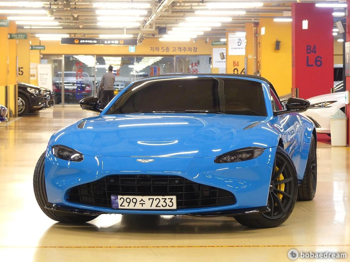 ASTON MARTIN VANTAGE  2022