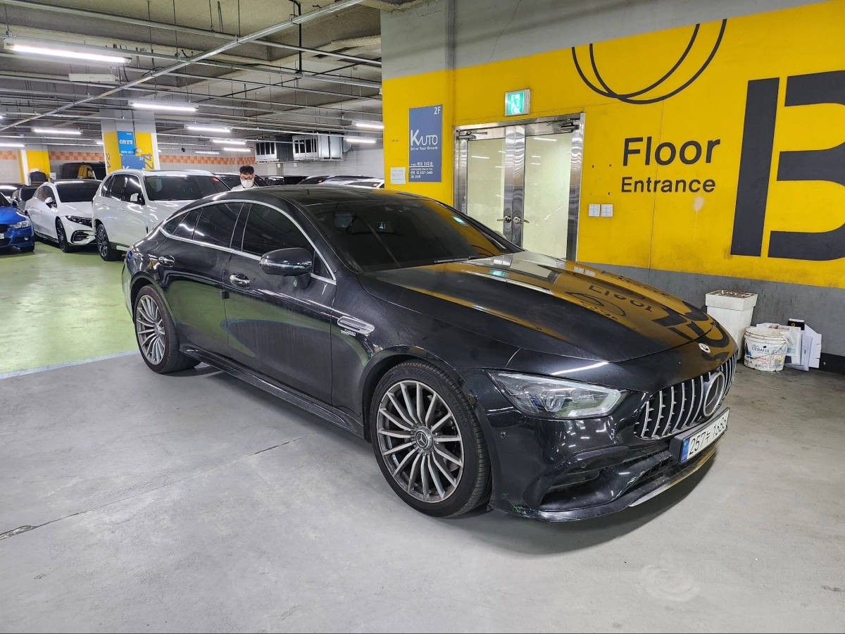 MERCEDES BENZ AMG GT