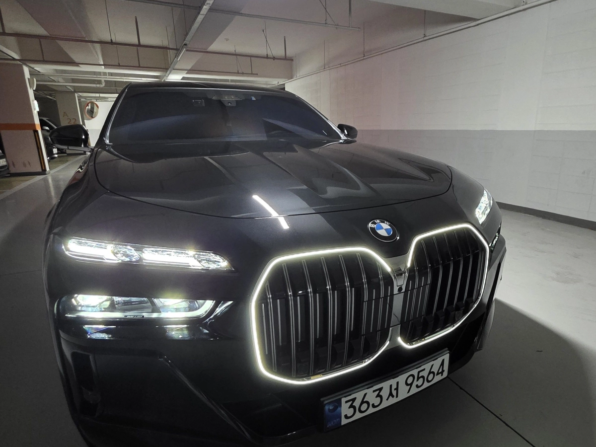 BMW 7-SERIES G70