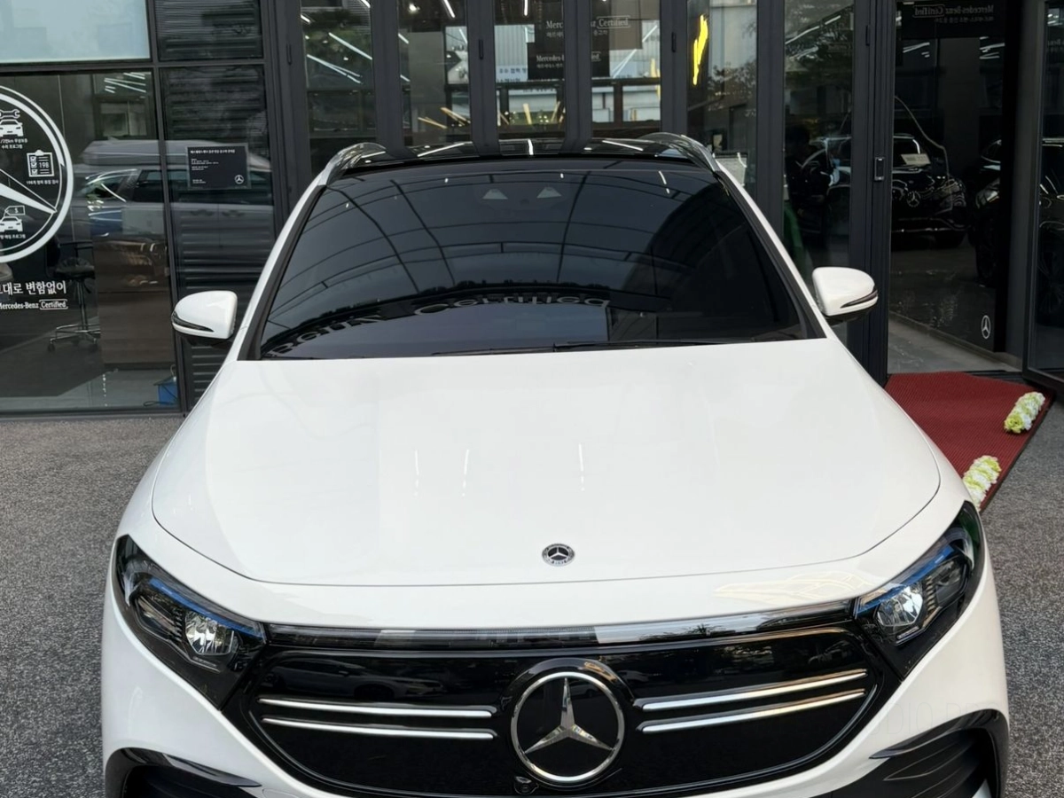 MERCEDES BENZ EQA H243  2024