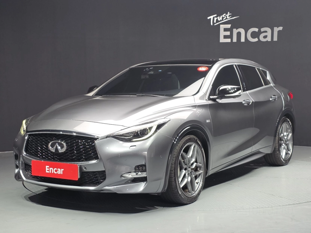 INFINITI Q30  2019