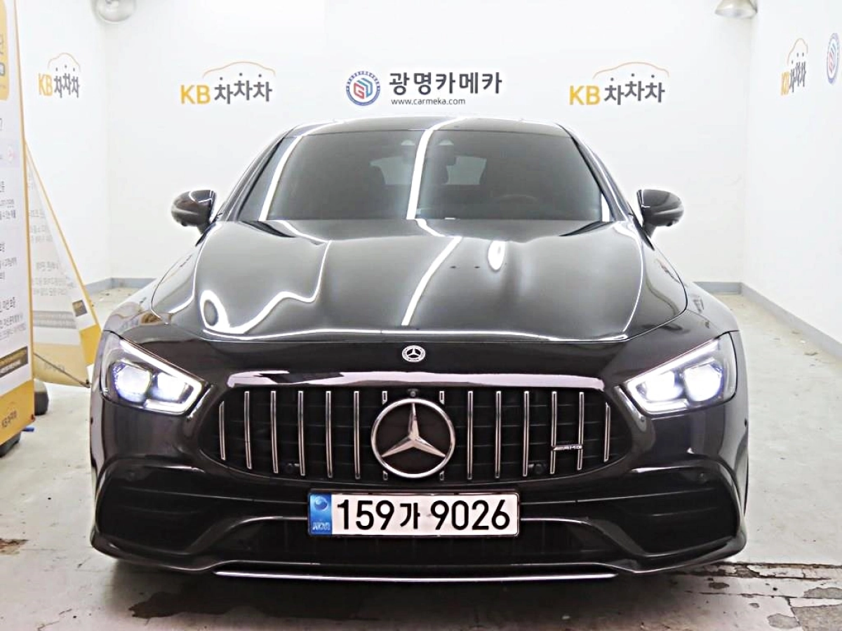 MERCEDES BENZ AMG GT  2023