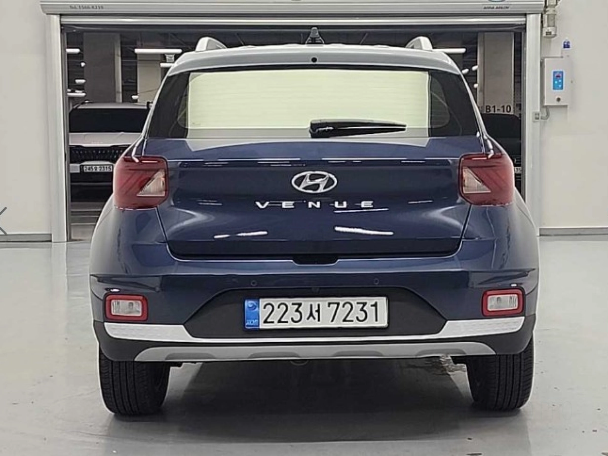 HYUNDAI VENUE