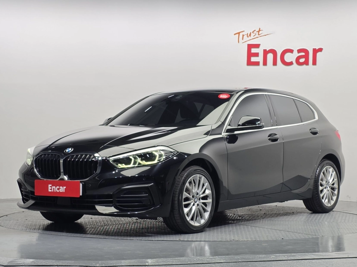 BMW 1-SERIES F40  2021