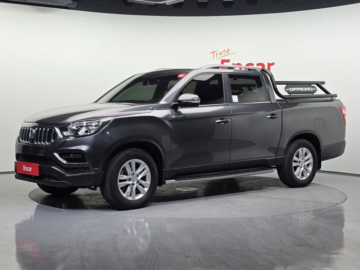 SSANGYONG REXTON SPORTS CAR