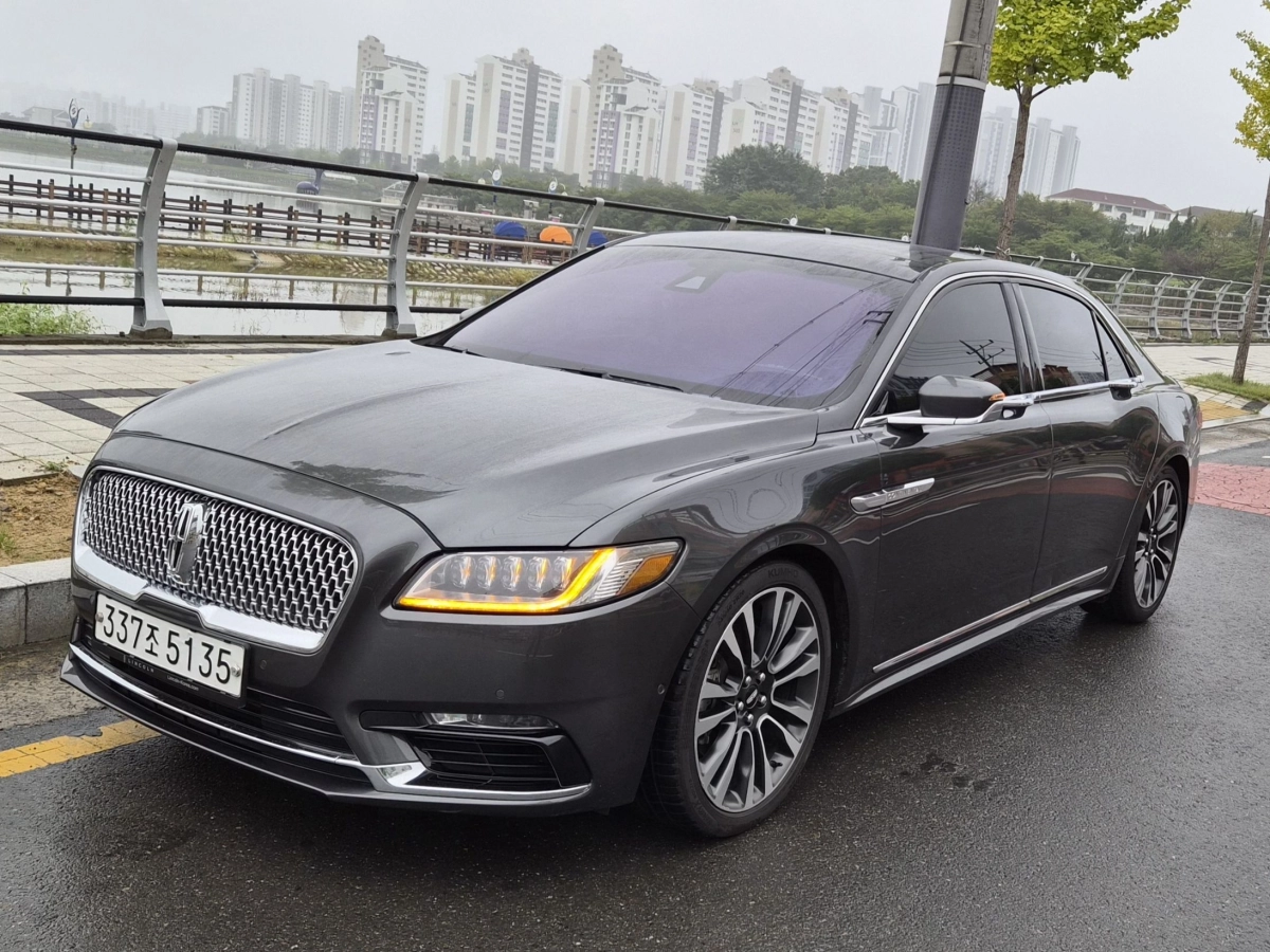LINCOLN CONTINENTAL  2019