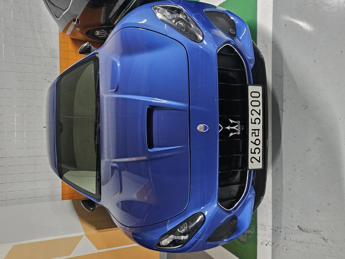 MASERATI GRANTURISMO