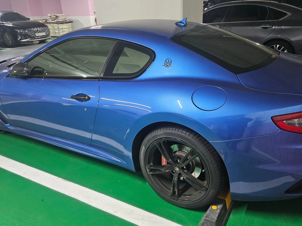 MASERATI GRANTURISMO