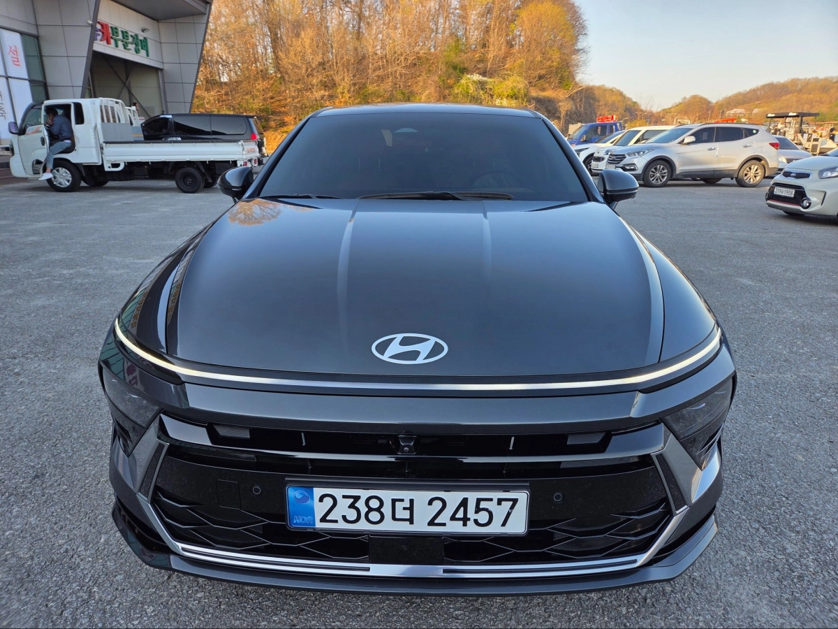 HYUNDAI SONATA DN8 HYBRID  2025